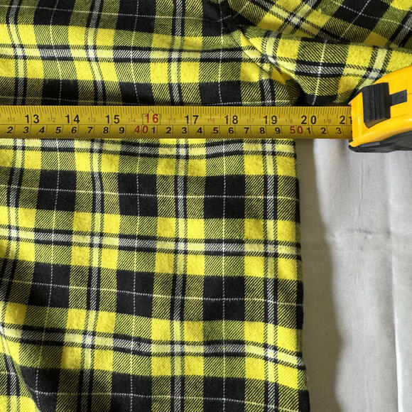 Cakeworthy Stand Out World Tour ’95 Yellow Black Plaid Flannel Shirt S - Picture 7 of 8